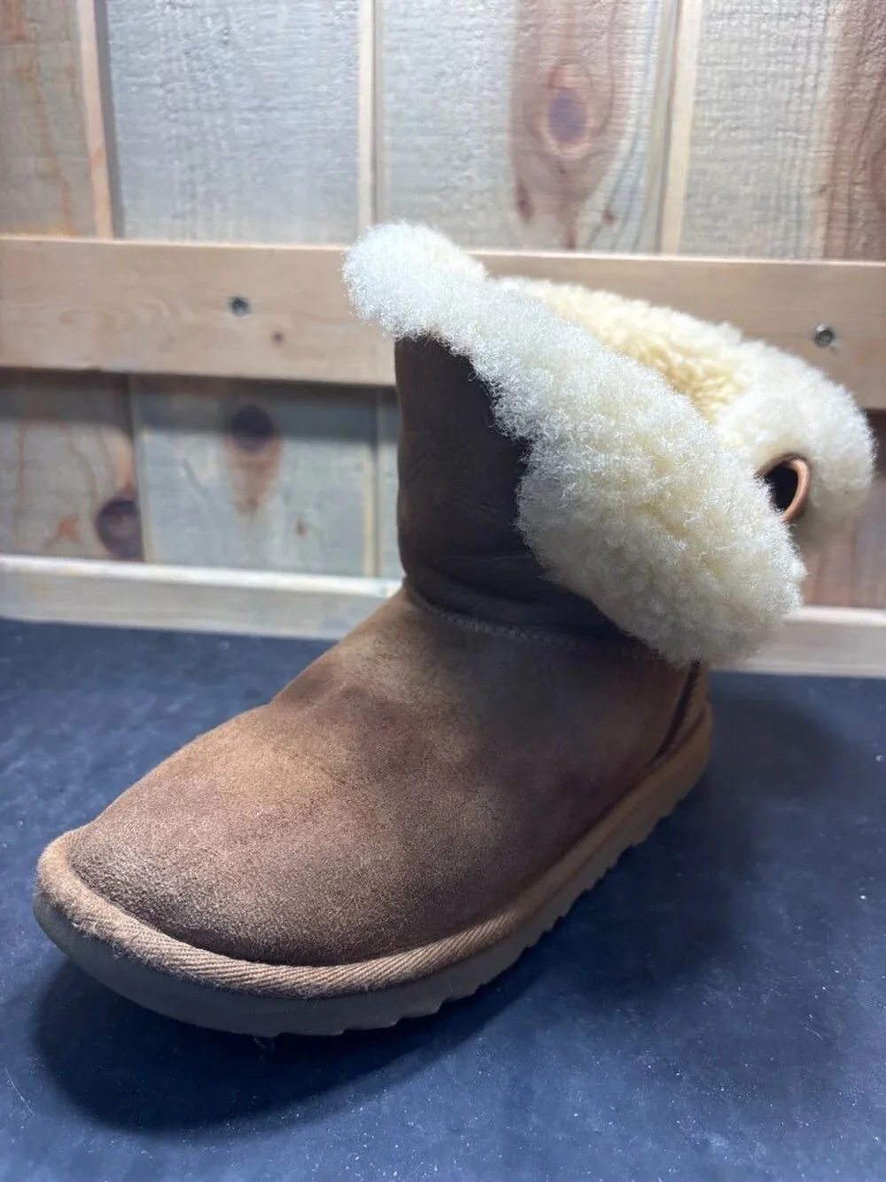 UGG Girls 1017400K Classic Boots Size US 4 UK 3 EU 34 Brown Suede Shearling